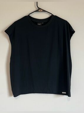 Sumwon Cut off Top- Large
